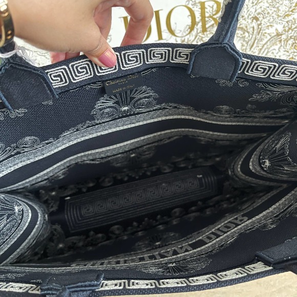 ❌SOLD❌NEW CHRISTIAN DIOR Canvas Embroidered Cornely Book Tote Blue White Large - Picture 9 of 14